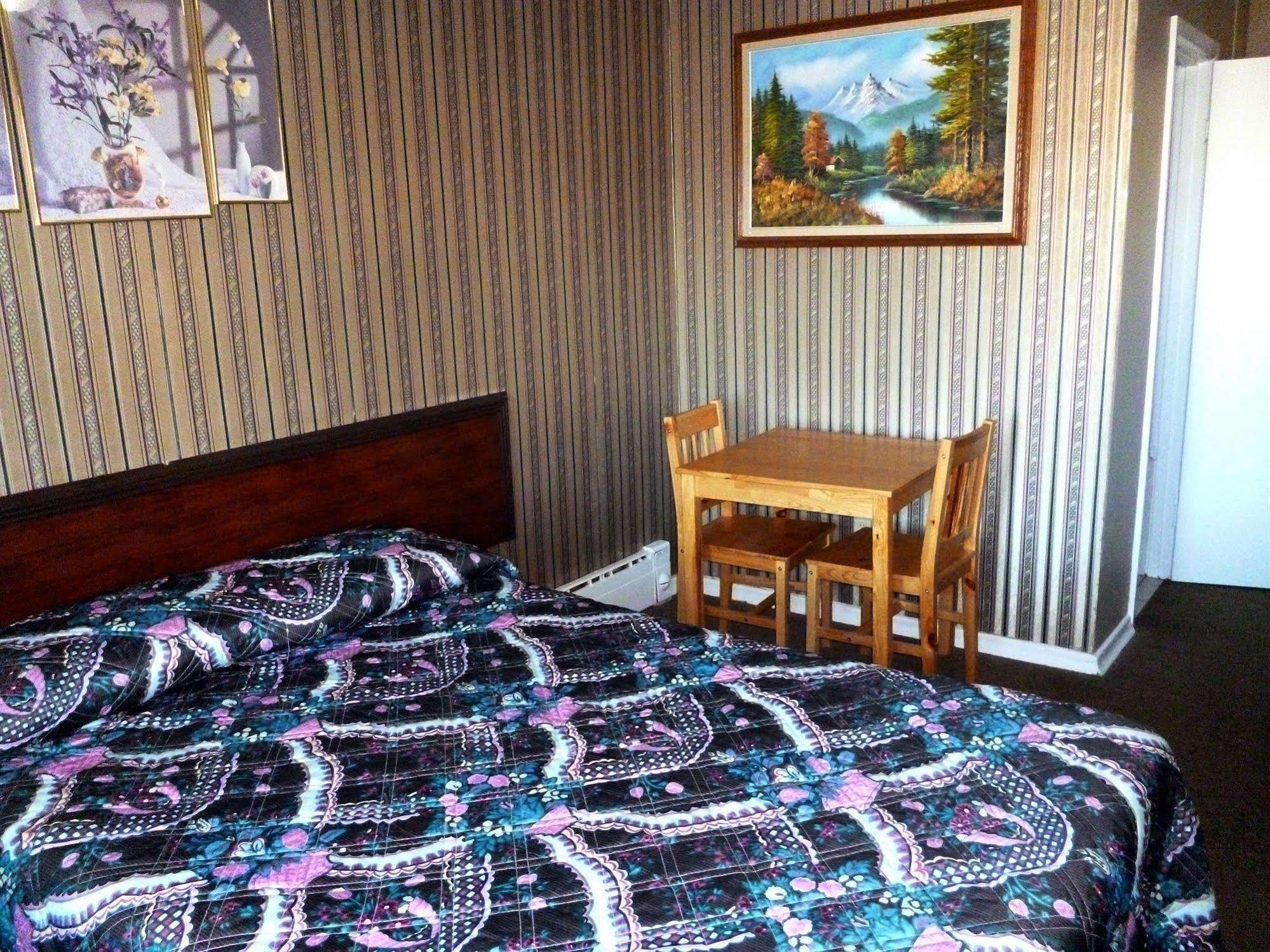 לונדון Maple Glen Motel מראה חיצוני תמונה